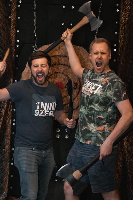 Axe Throwing Experience - Private lanes and the 1-target-for-4 rule
