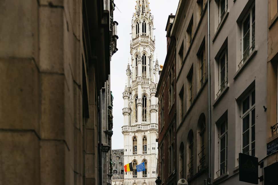 Brussels: Beer Tasting Tour with 7 Beers and Snacks - Price and value: what $90 buys in a Brussels context
