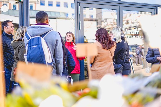 Brussels Chocolate Tasting Tour - Meeting at Grand Place: the 90 minutes start fast