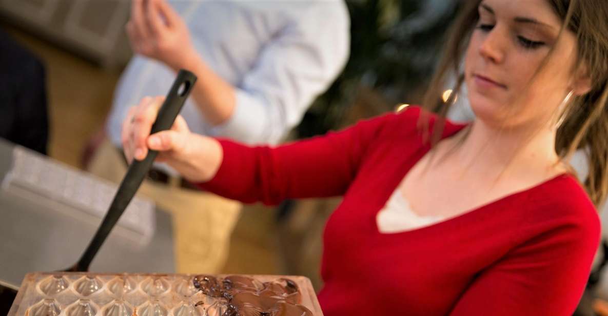 Brussels: Chocolate Workshop and Guided Walking Tour - Meeting at Grand’Place: where your Brussels chocolate hunt begins