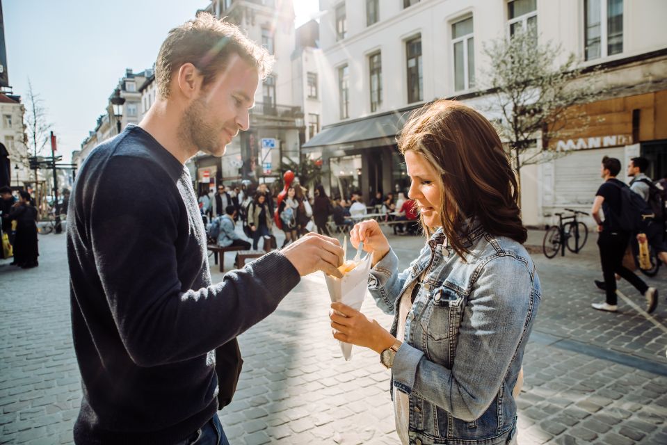 Brussels: Highlights & Hidden Gems Private Walking Tour - Street murals, comic shops, and the Tintin Comic Mural