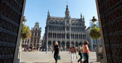 Brussels: Private 3-Hour Sightseeing Walking Tour - Meeting up in central Brussels, with pickup that actually helps