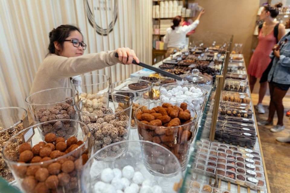 Brussels: Private Food Tour – 10 Tastings with Locals - What the tastings usually include (and what you should watch for)