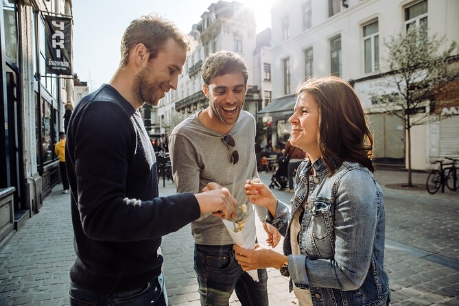 Brussels to Bruges: Private & Personalized Day Trip with a Local - Getting there from Brussels: the included one-hour train rhythm