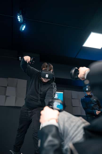 Brussels: Virtual Reality gaming, Arena - Choosing from the catalog: co-op, escape, and competition