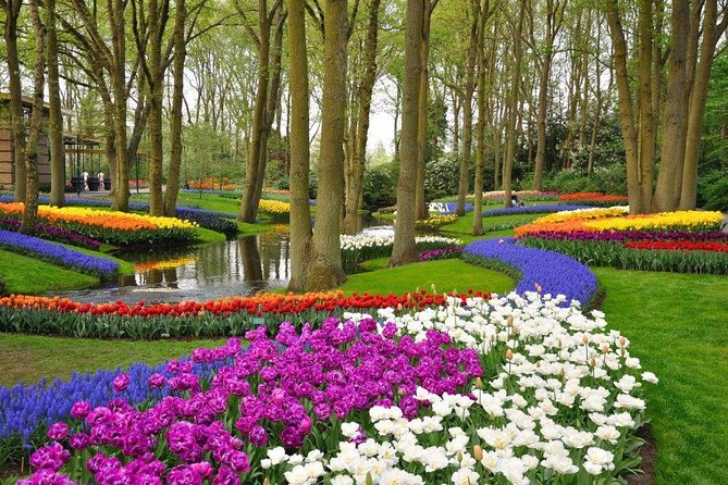 Delft and Keukenhof Gardens Tour from Brussels - The Delft Walking Stops: Markt Squares and a Tower That Refuses to Be Straight