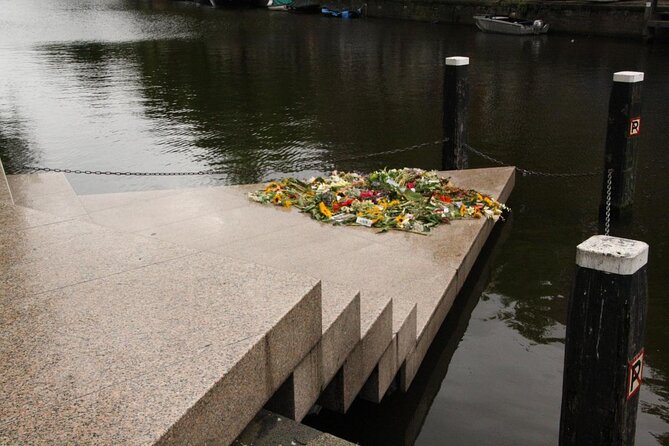 Excursion to Amsterdam by bus from Brussels - A Spanish-led orientation before you hit the water