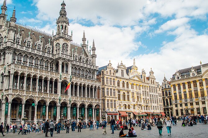 Free tour of Brussels in Italian ( with booking fee) - The Rest of the Walk: A Guided Route Through the Historic Center