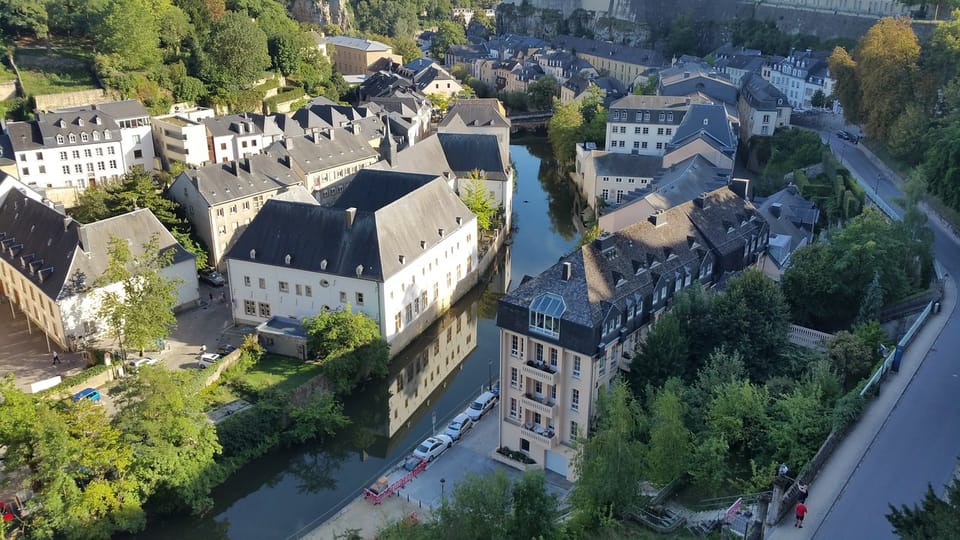 From Brussels: Guided Day Trip to Dinant and Luxembourg - Chemin de la Corniche: Europe’s balcony and the fortifications below