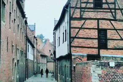 Lovely Leuven Highlights Biketour NEDERLANDS - Oude Markt Leuven: The Café Street You Can’t Miss