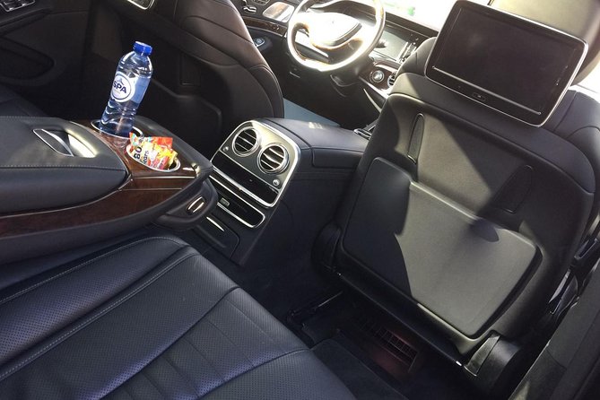 Private Arrival Transfer from Brussels Airport to Bruges with Business car - The 60-minute wait time: why it feels fair when flights run late