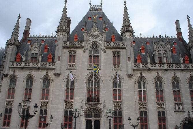 Private Arrival Transfer from Brussels Airport to Bruges with Business car - A quick note on the odd car rule about rings