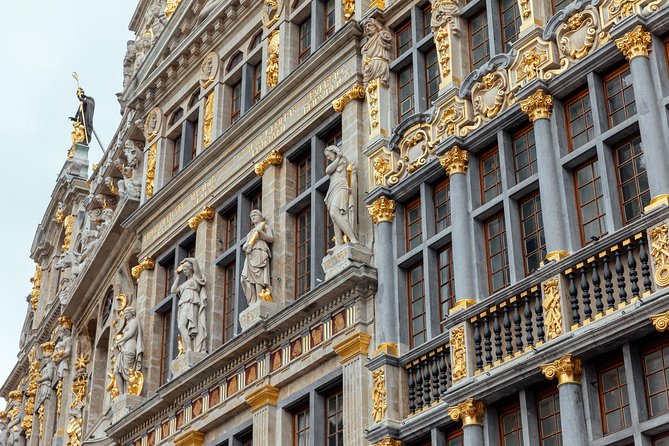 Private City Kickstart Tour: Brussels - Stop 3: Grand Place and the medieval lane story