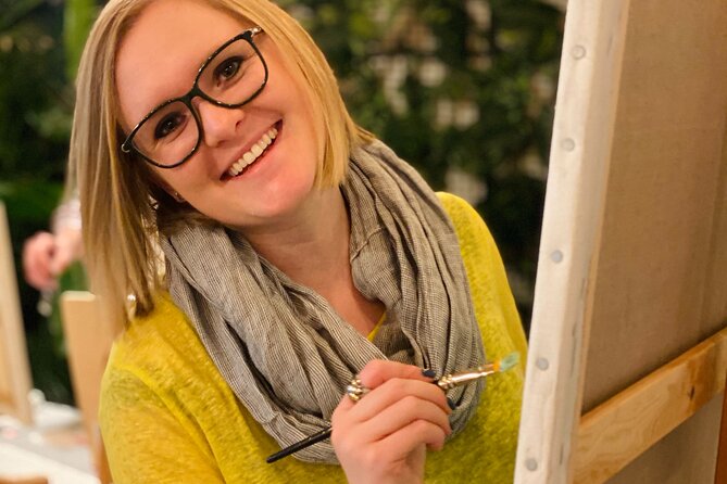 Wine and Painting Workshop Experience in Brussels - Wine, Snacks, and Staying Comfortable While You Paint